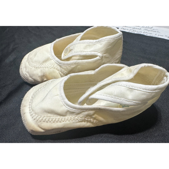 Vintage White Baby Shoes Mrs. Day's Ideal sz 2 button top Precious - Picture 2 of 5